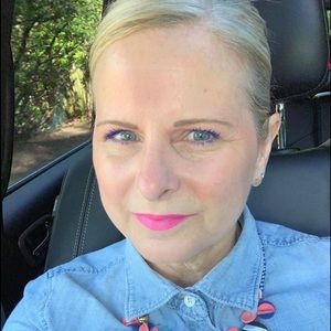 Meet your Posher, Dana